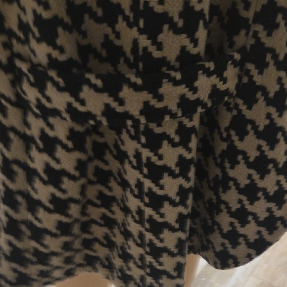 Miss Me Houndstooth Cape in Black and Cream - Picture 5 of 9